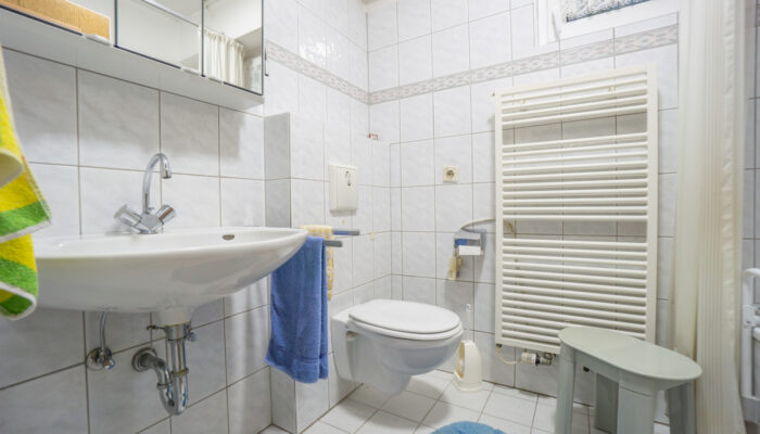 UG Badezimmer (1)