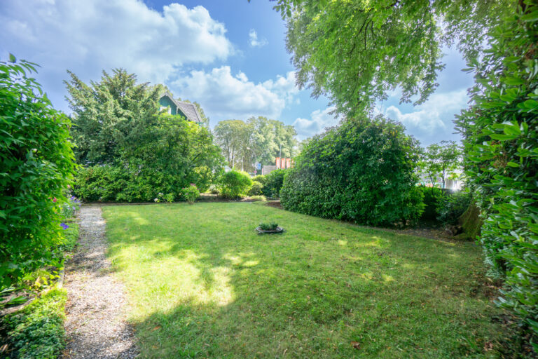 vorderes Grundstück