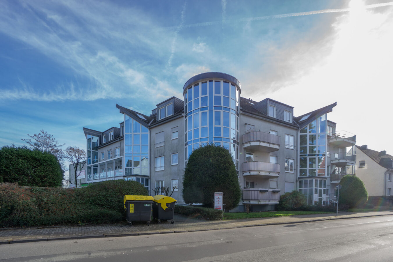 PROVISIONSFREI für den Erwerber!! Attraktive 3-Zimmerwohnung in verkehrsgünstiger Lage von RS-Güldenwerth